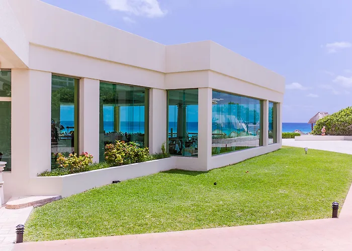 Park Royal Beach Cancun